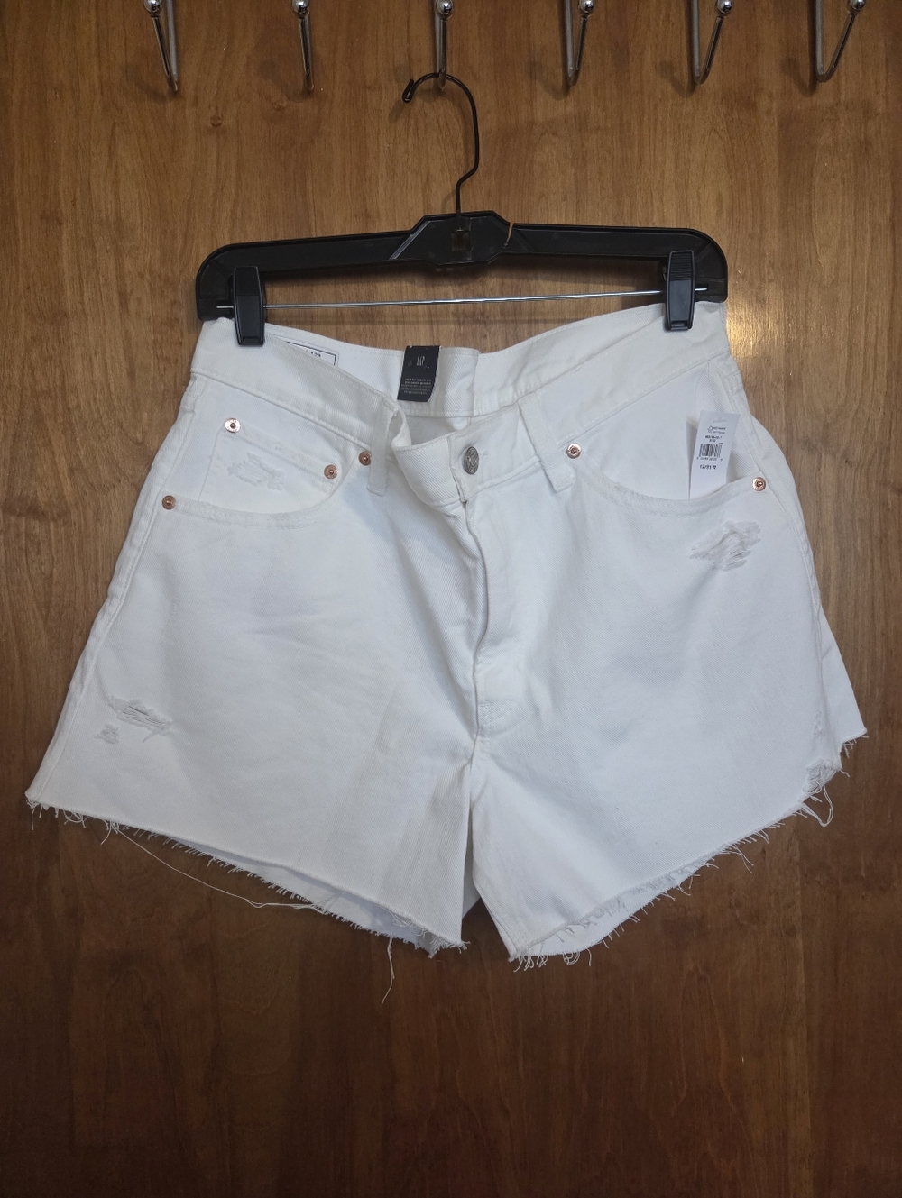 Women’s Gap White Distressed Denim Shorts